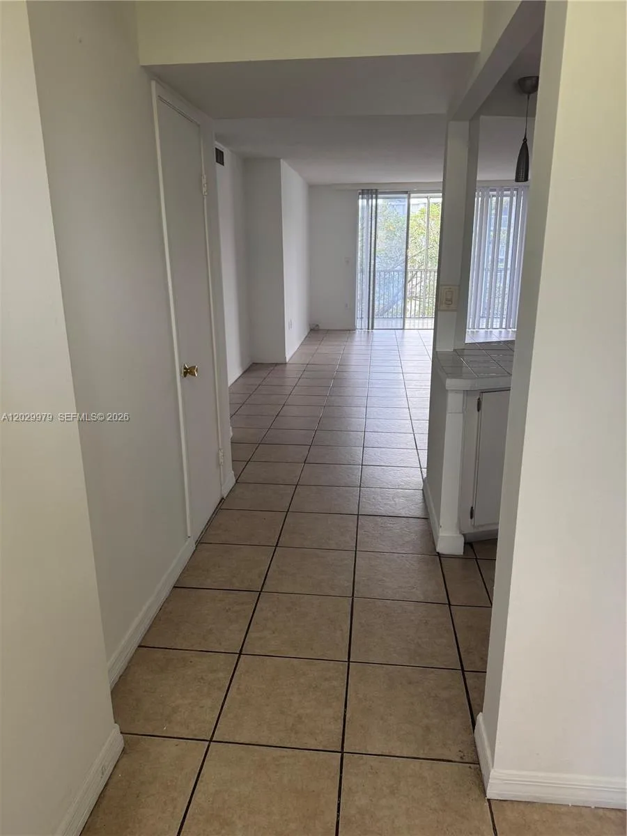 1710 NE 191st St # 411-3, Miami, FL 33179