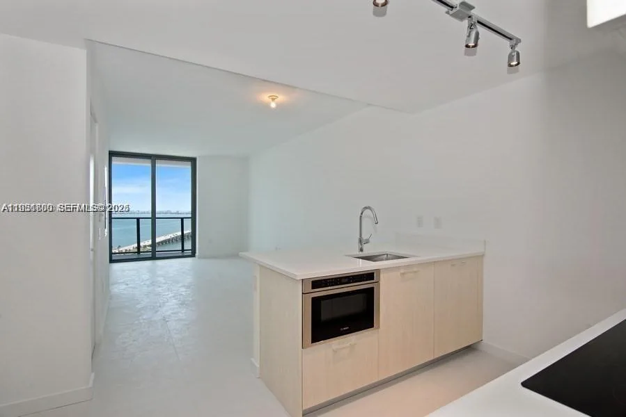 501 NE 31st St # 3102, Miami, FL 33137 photo 4