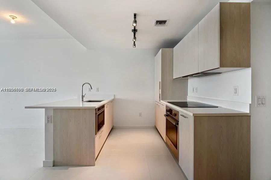 501 NE 31st St # 3102, Miami, FL 33137 photo 5
