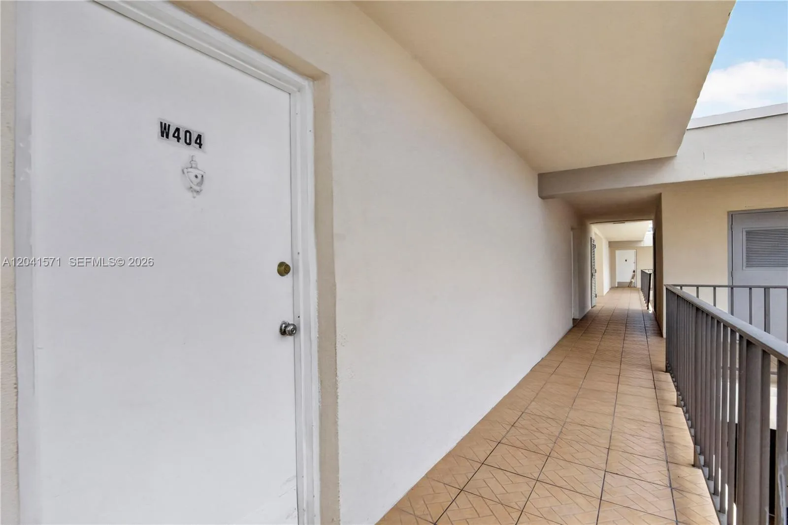 5505 NW 7th St # W404, Miami, FL 33126