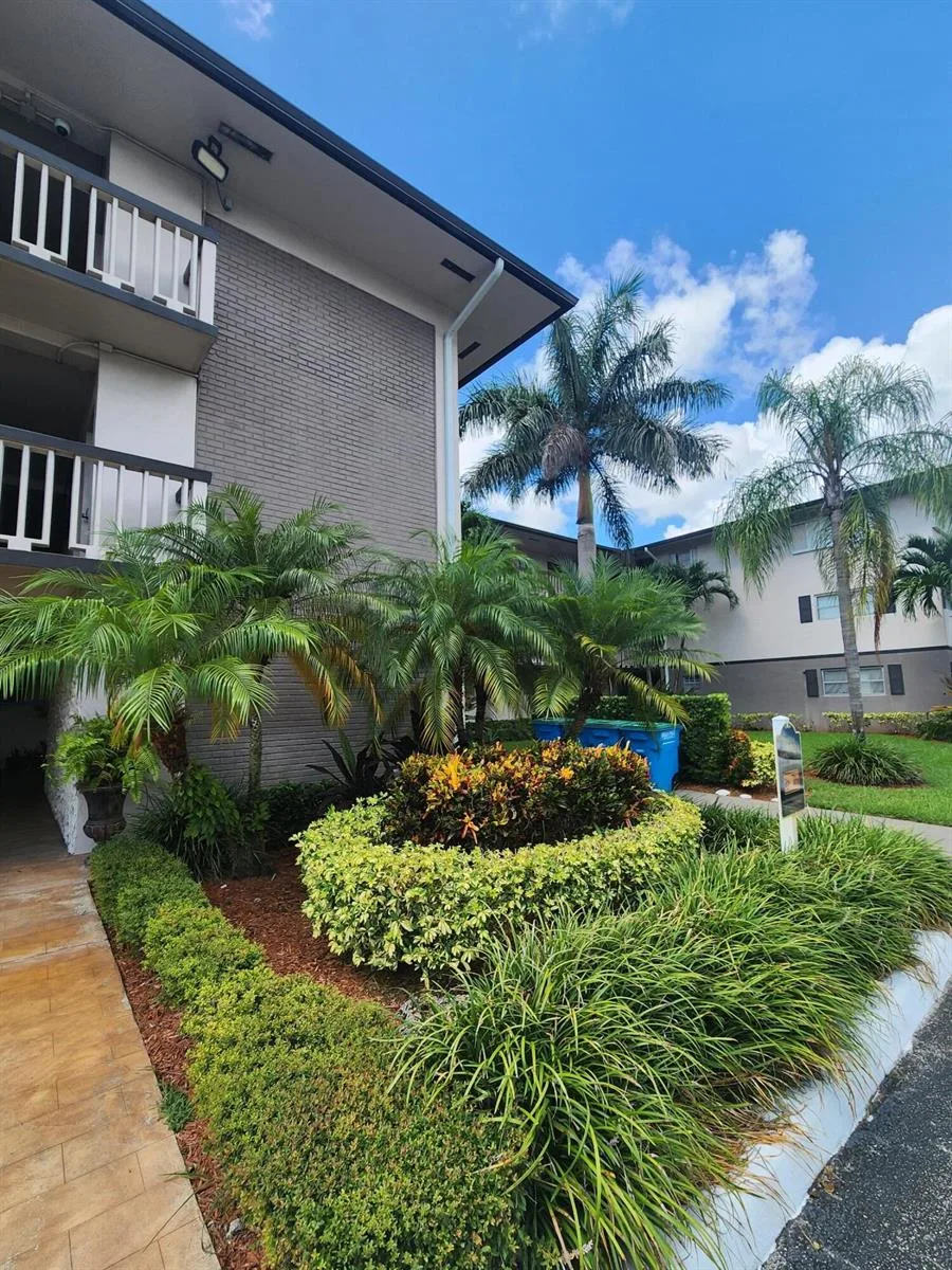 4900 WASHINGTON Street # 307, Hollywood, FL 33021 photo 2