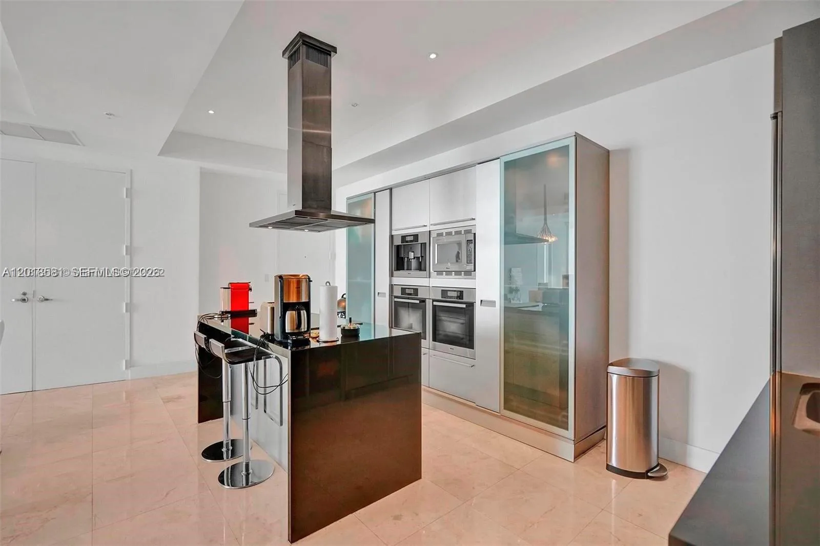 18101 Collins Ave # 606, Sunny Isles Beach, FL 33160 photo 9