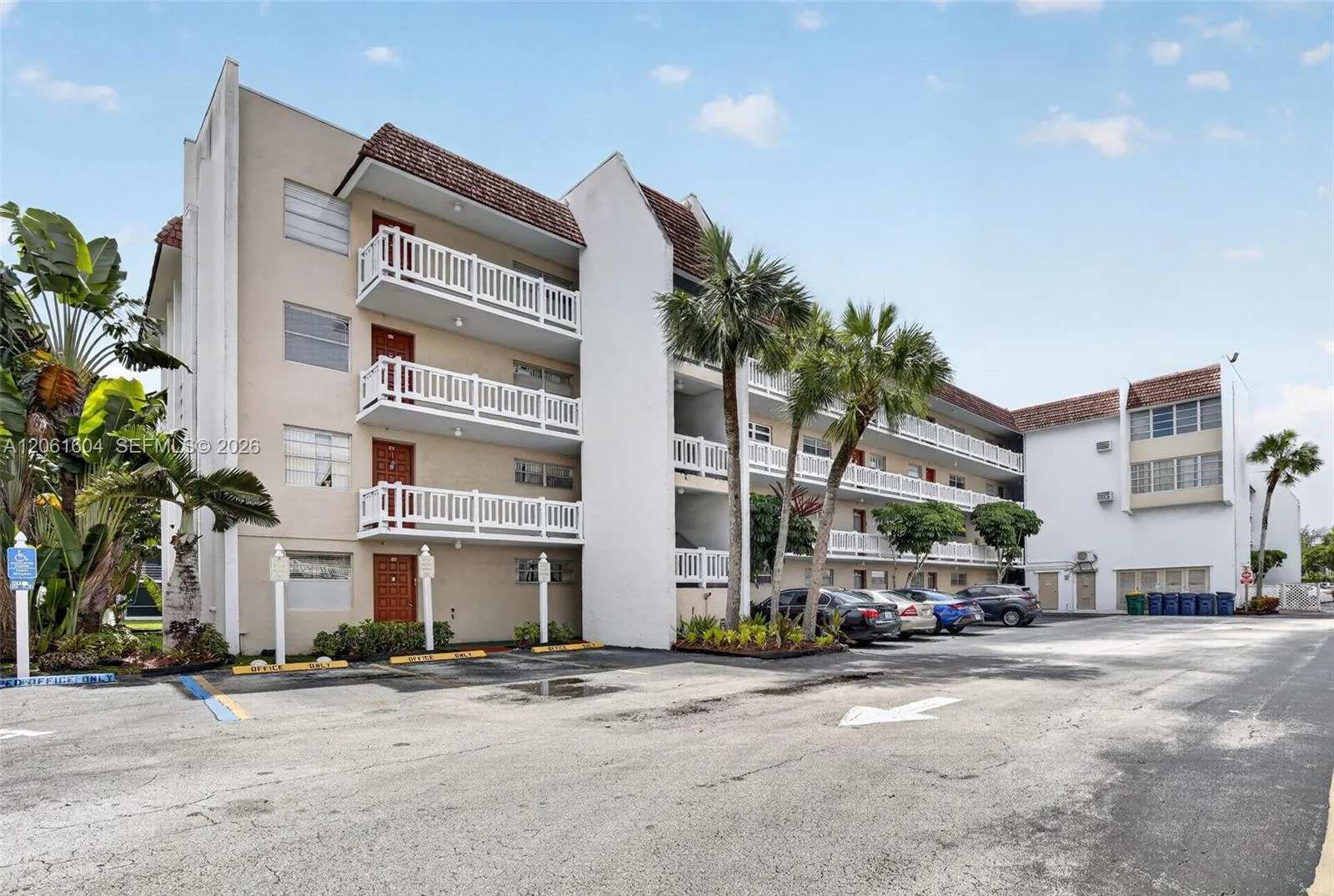 3531 Inverrary Dr # 101, Lauderhill, FL 33319
