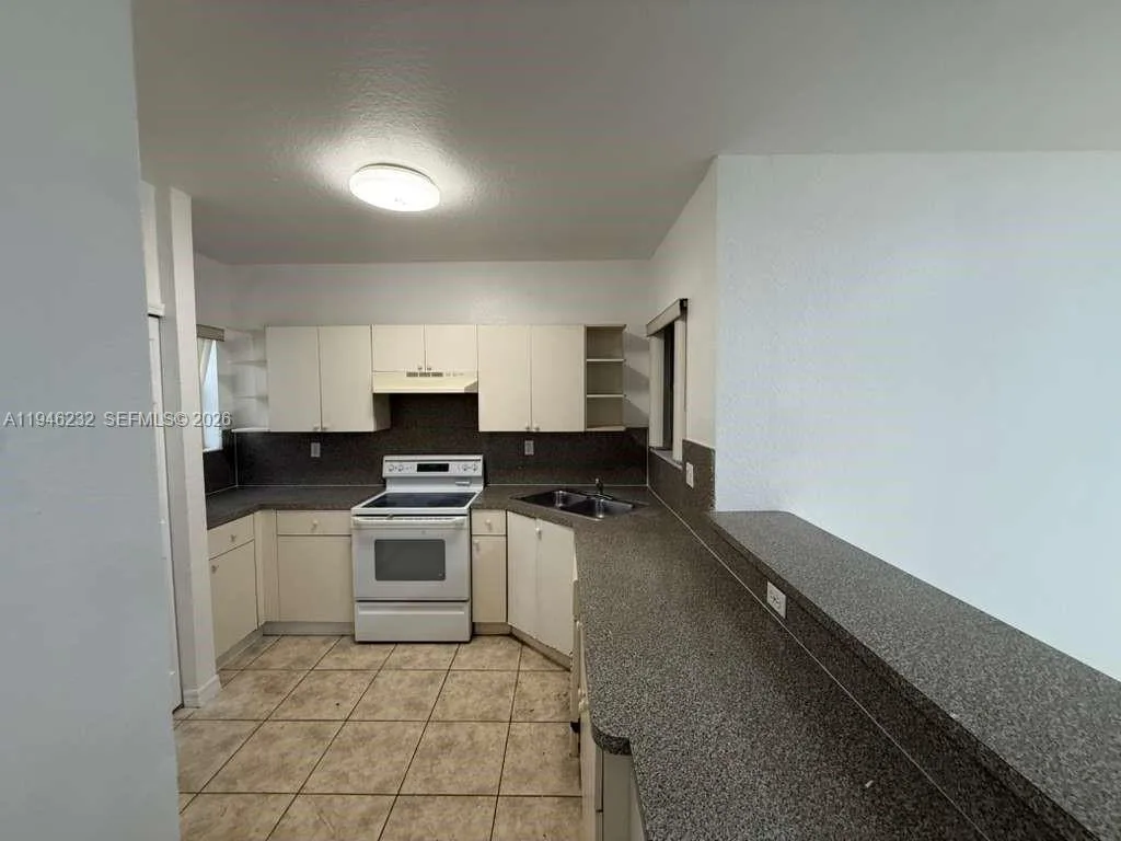 820 SW 6TH CT, Florida City, FL 33034 photo 5