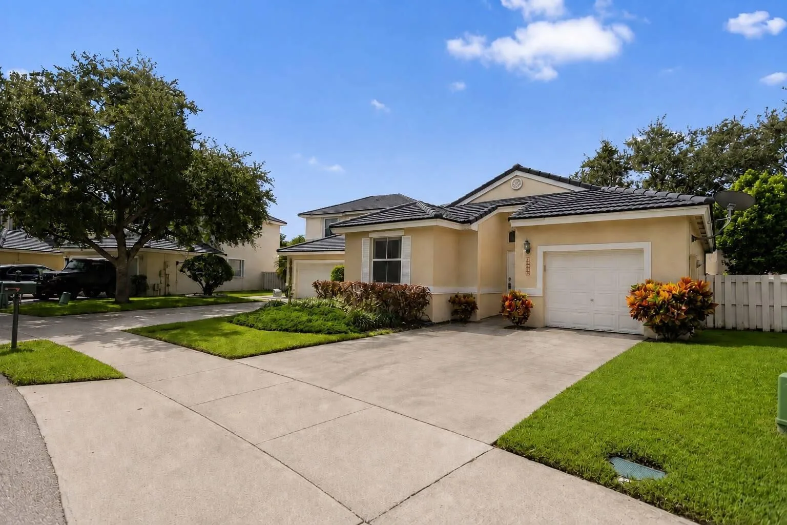 15250 SW 49TH Court, Davie, FL 33331 photo 2