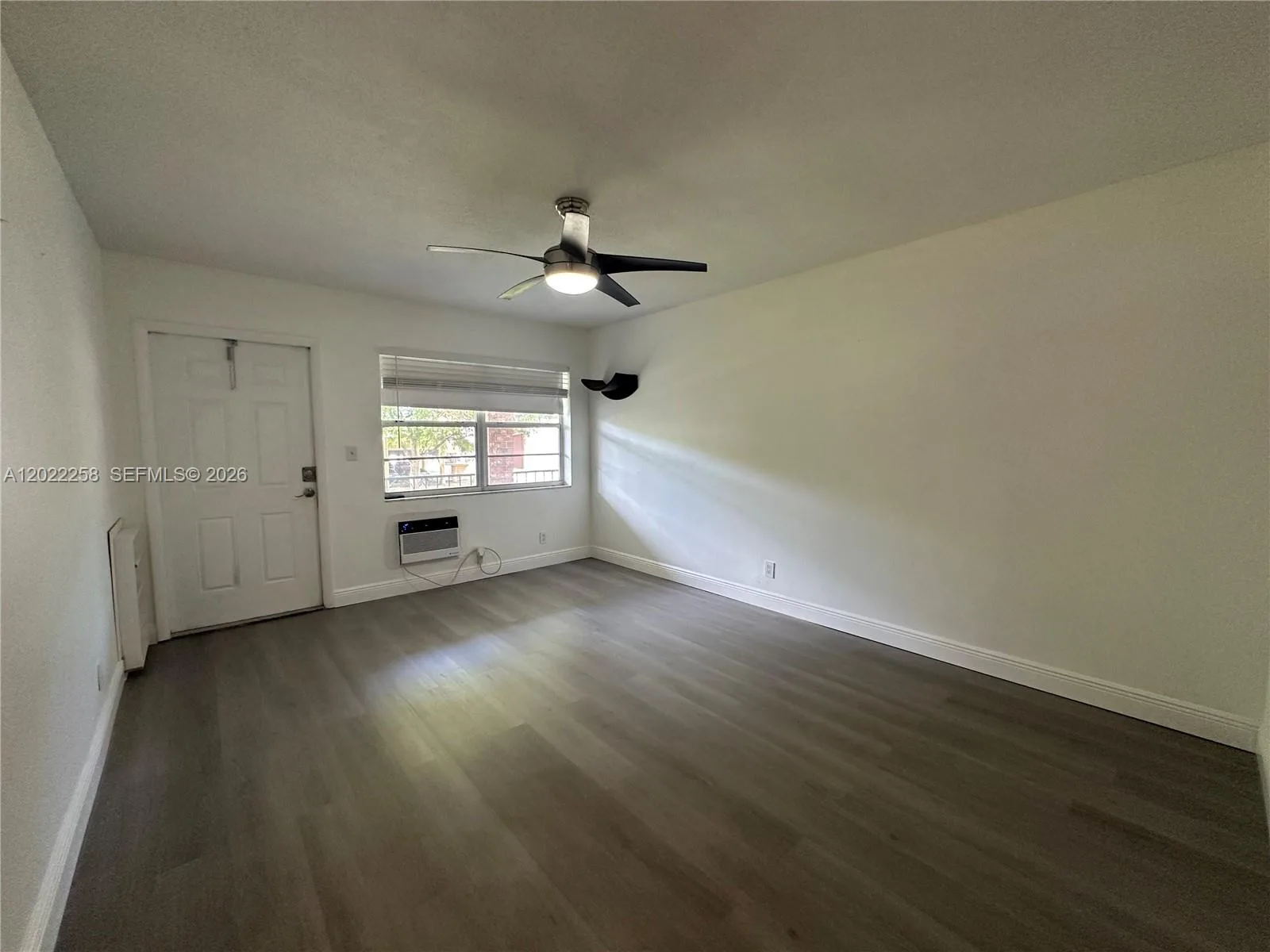 3700 Harrison St # 15A, Hollywood, FL 33021 photo 4