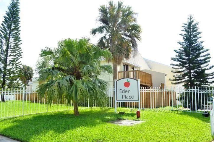 635 Executive Center Drive # M-207, West Palm Beach, FL 33401