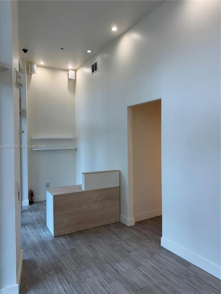 110 Washington Ave # CU-7, Miami Beach, FL 33139 photo 11