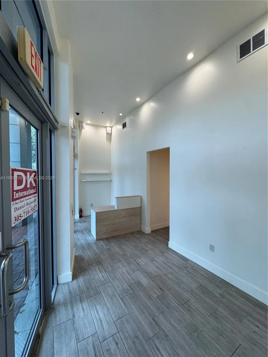 110 Washington Ave # CU-7, Miami Beach, FL 33139 photo 2
