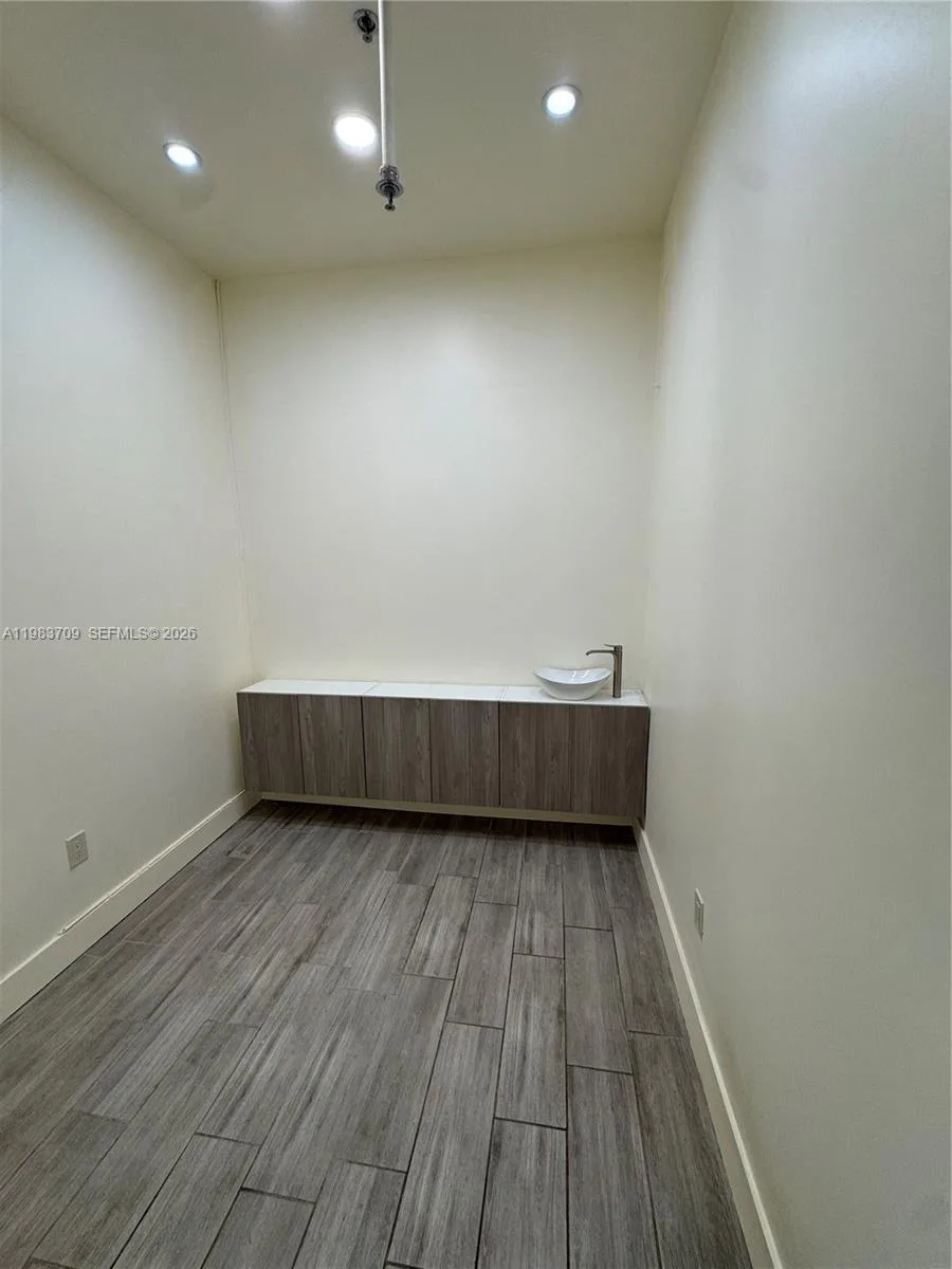 110 Washington Ave # CU-7, Miami Beach, FL 33139 photo 9
