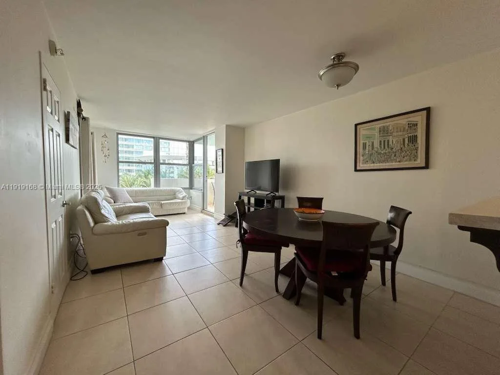 2899 Collins Ave # 625, Miami Beach, FL 33140 photo 3
