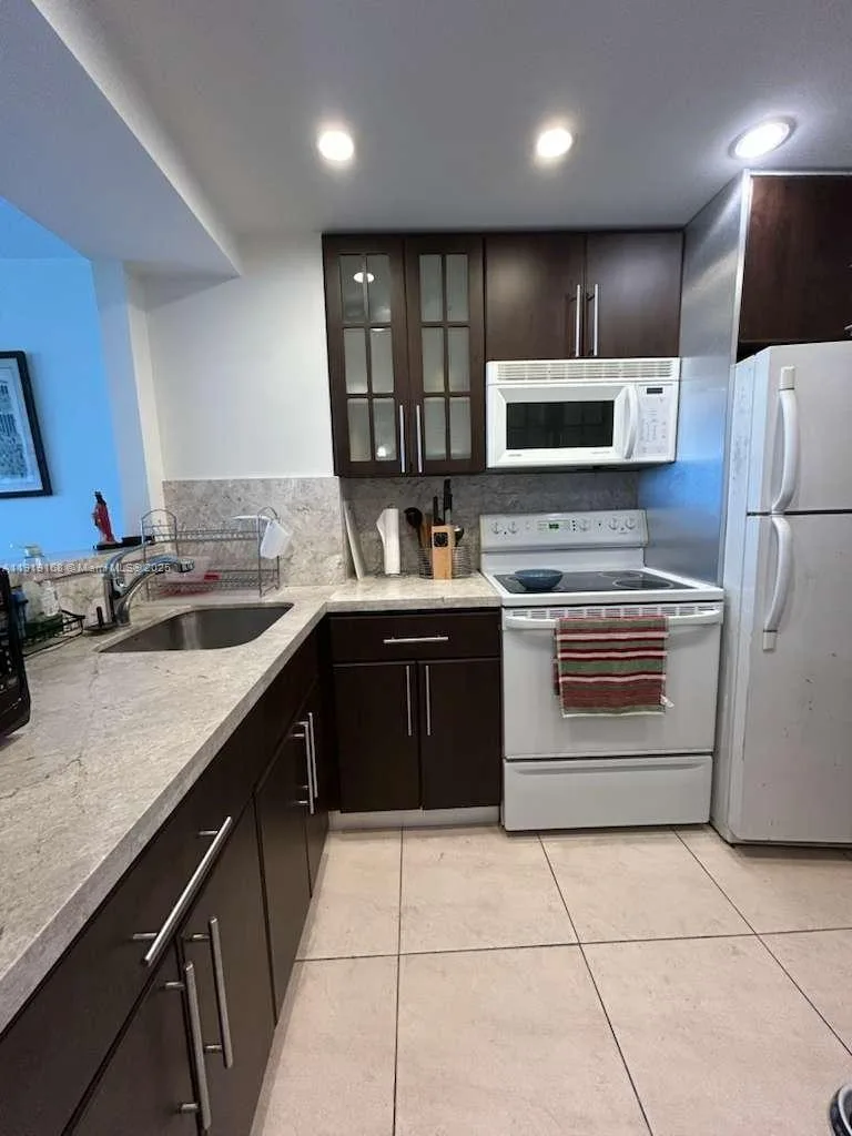 2899 Collins Ave # 625, Miami Beach, FL 33140 photo 5