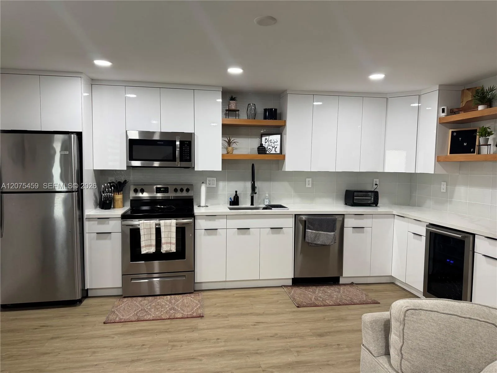 2420 Diana Dr # 402, Hallandale Beach, FL 33009