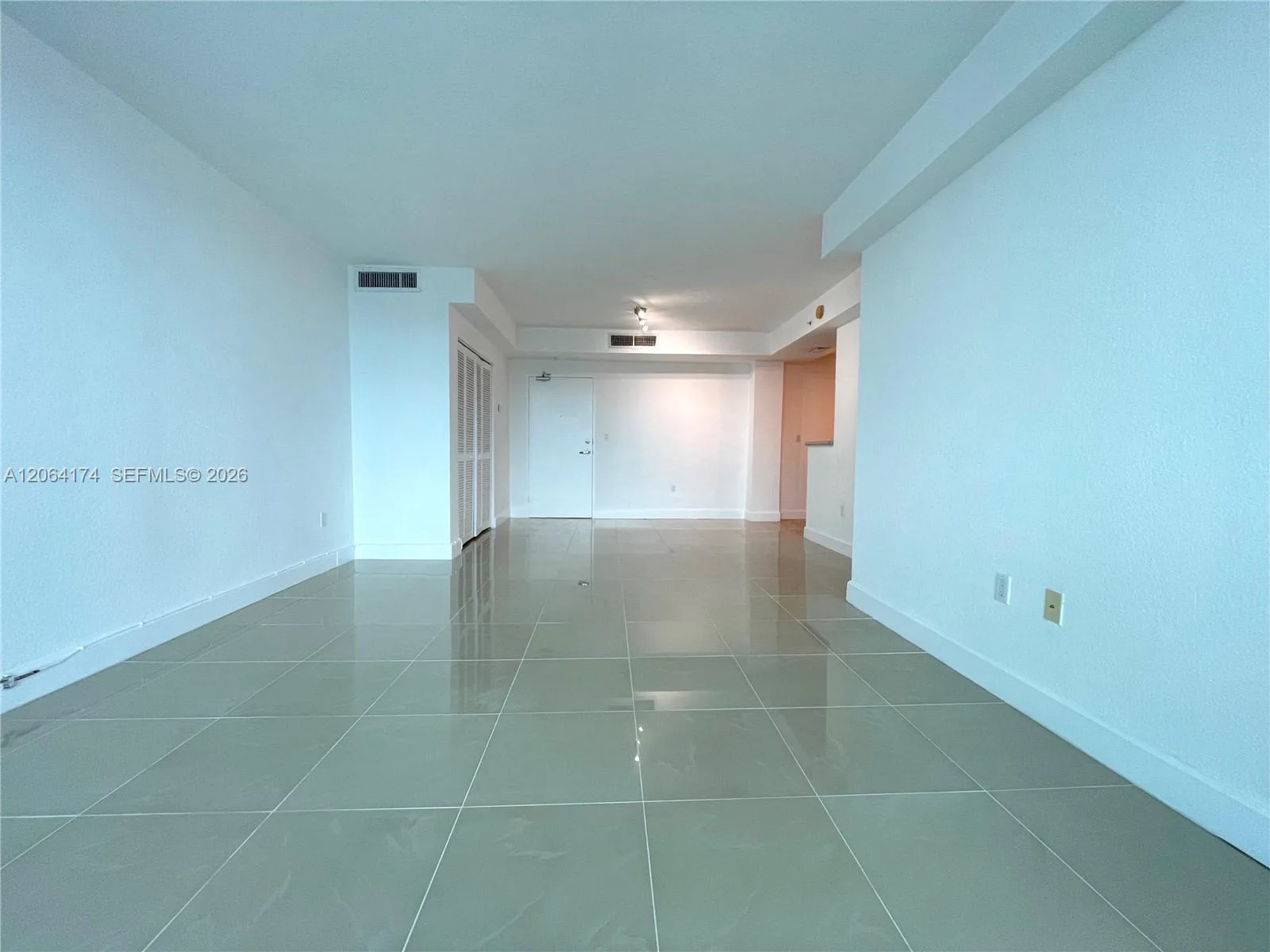 7501 E Treasure Dr # 10C, North Bay Village, FL 33141 photo 4