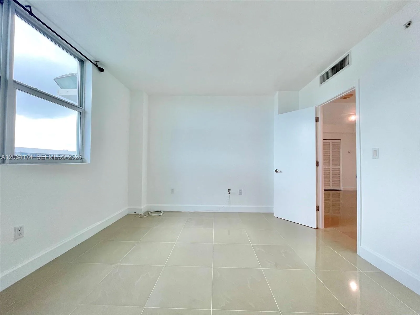 7501 E Treasure Dr # 10C, North Bay Village, FL 33141 photo 8