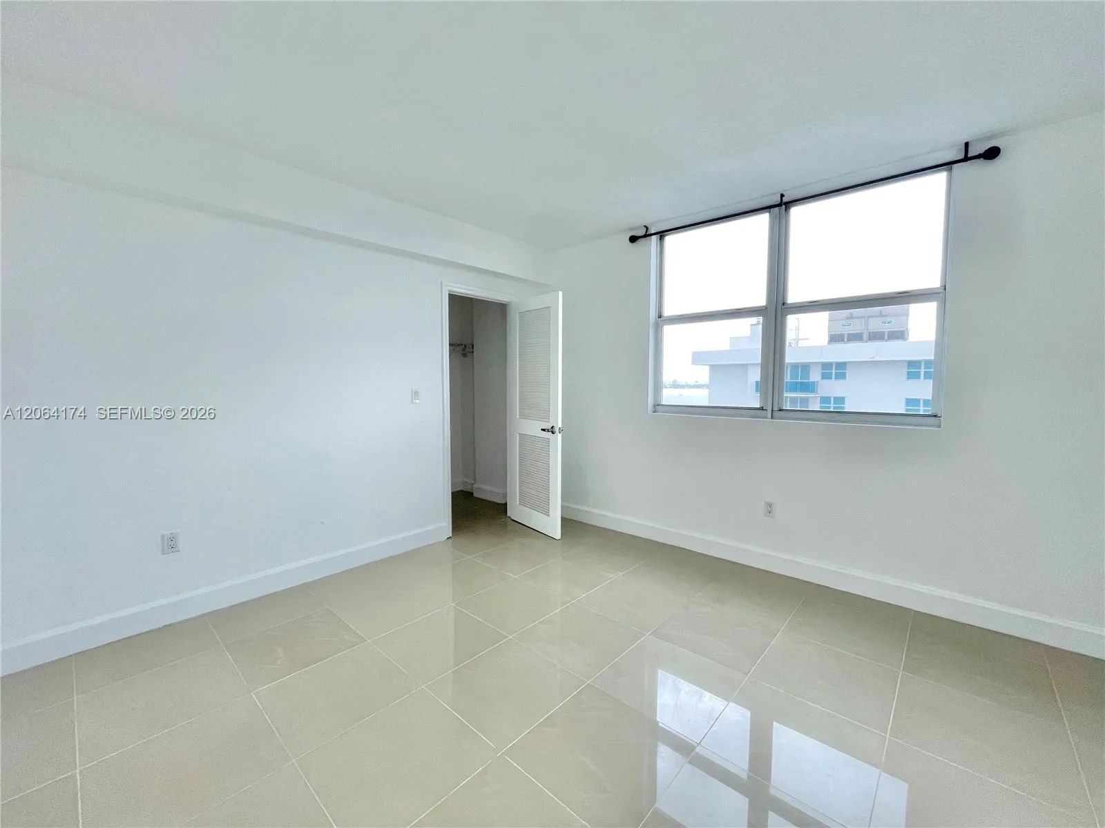 7501 E Treasure Dr # 10C, North Bay Village, FL 33141 photo 9