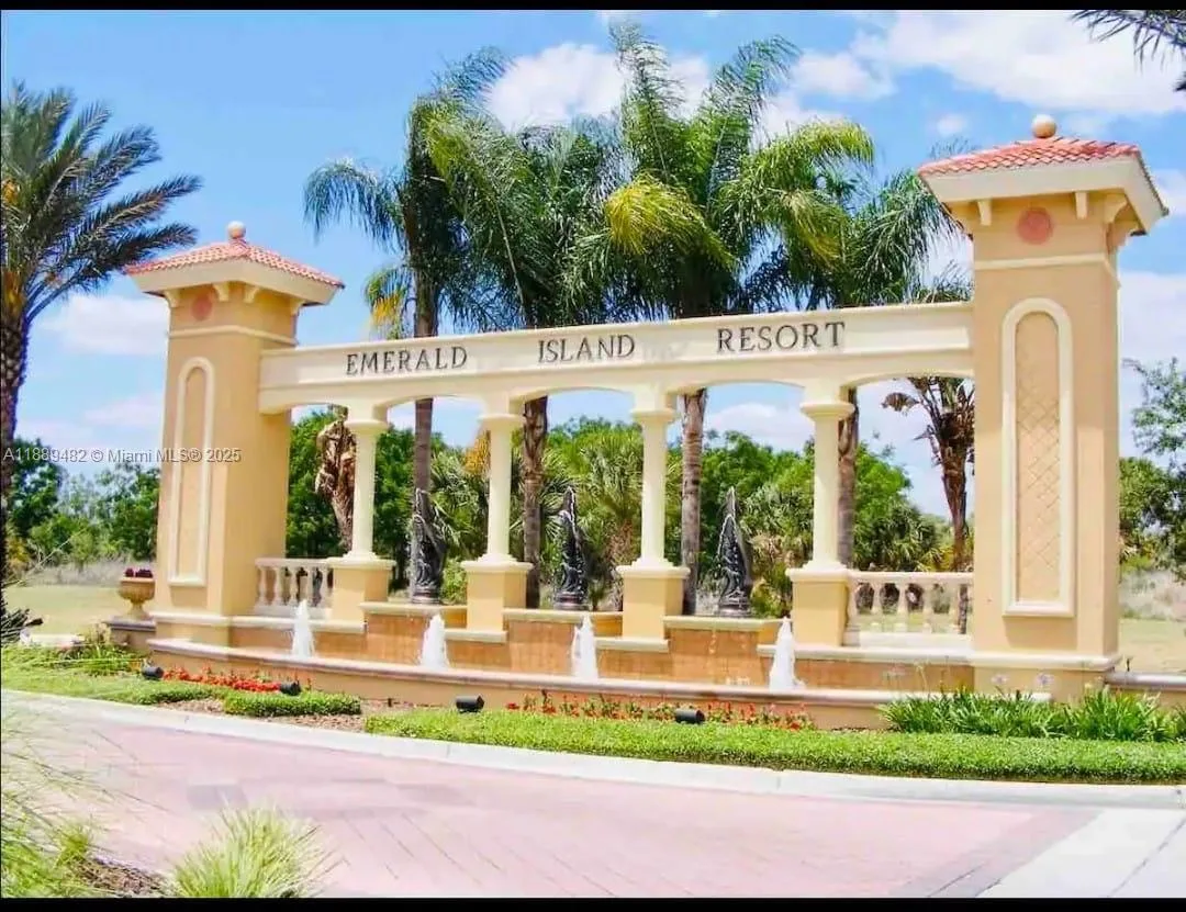 8520 SUNRISE KEY DR, Kissimmee, FL 34747 photo 2