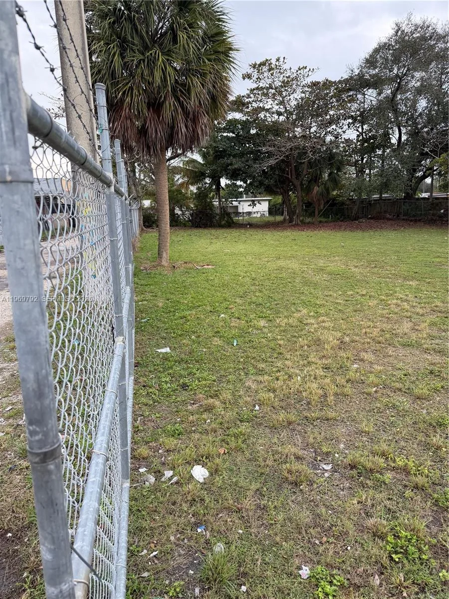 752 Opa Locka Blvd, Miami, FL 33168 photo 2