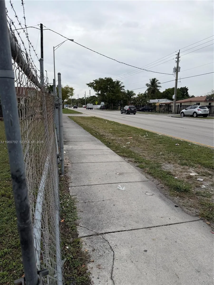 752 Opa Locka Blvd, Miami, FL 33168 photo 4