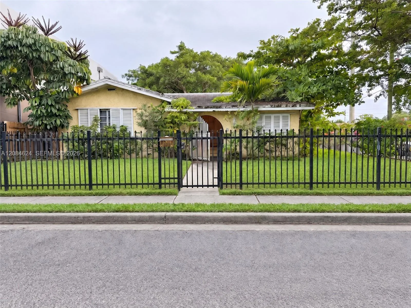 298 NW 48th St, Miami, FL 33127