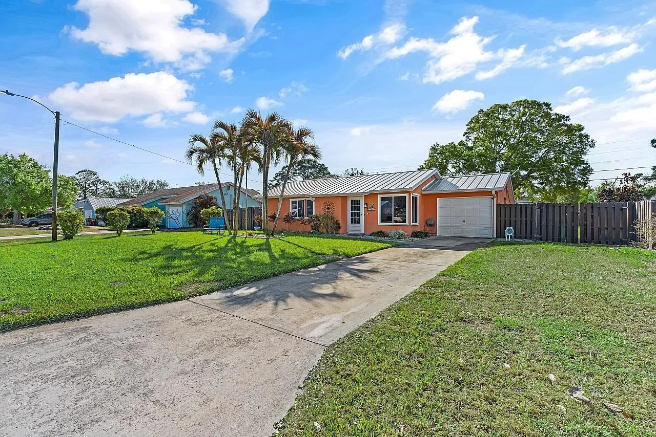 1085 24th Place, Vero Beach, FL 32962 photo 2
