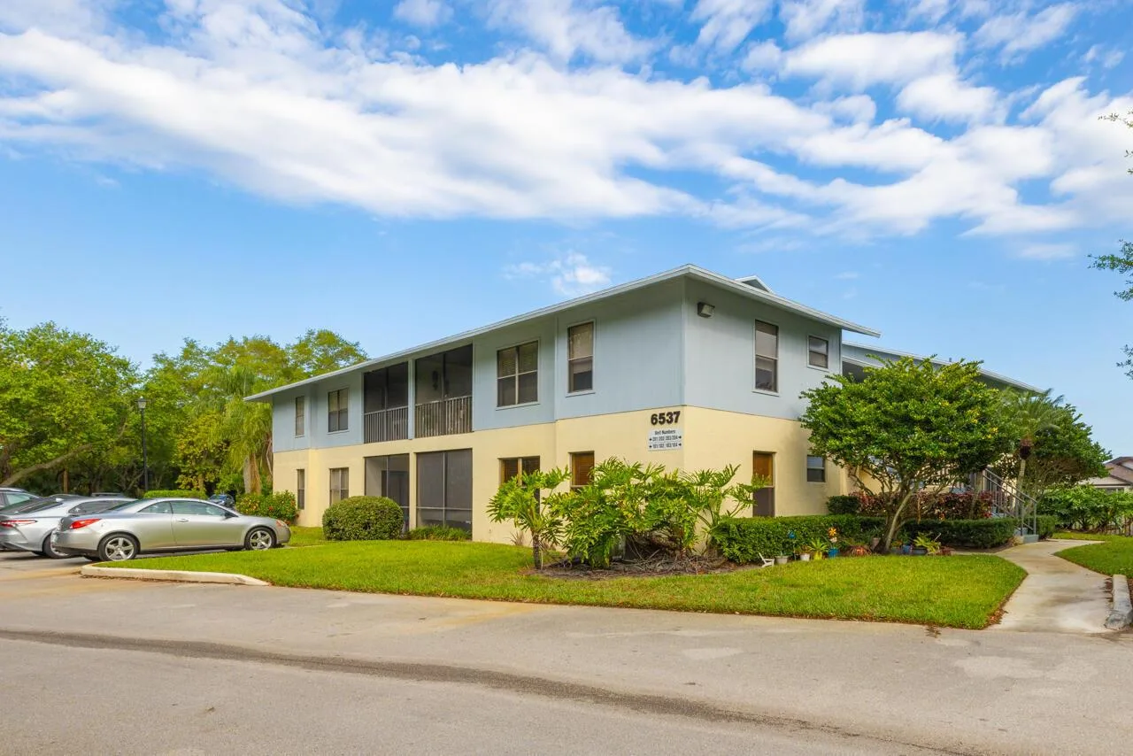 6537 SE Federal Highway # 101, Stuart, FL 34997 photo 2