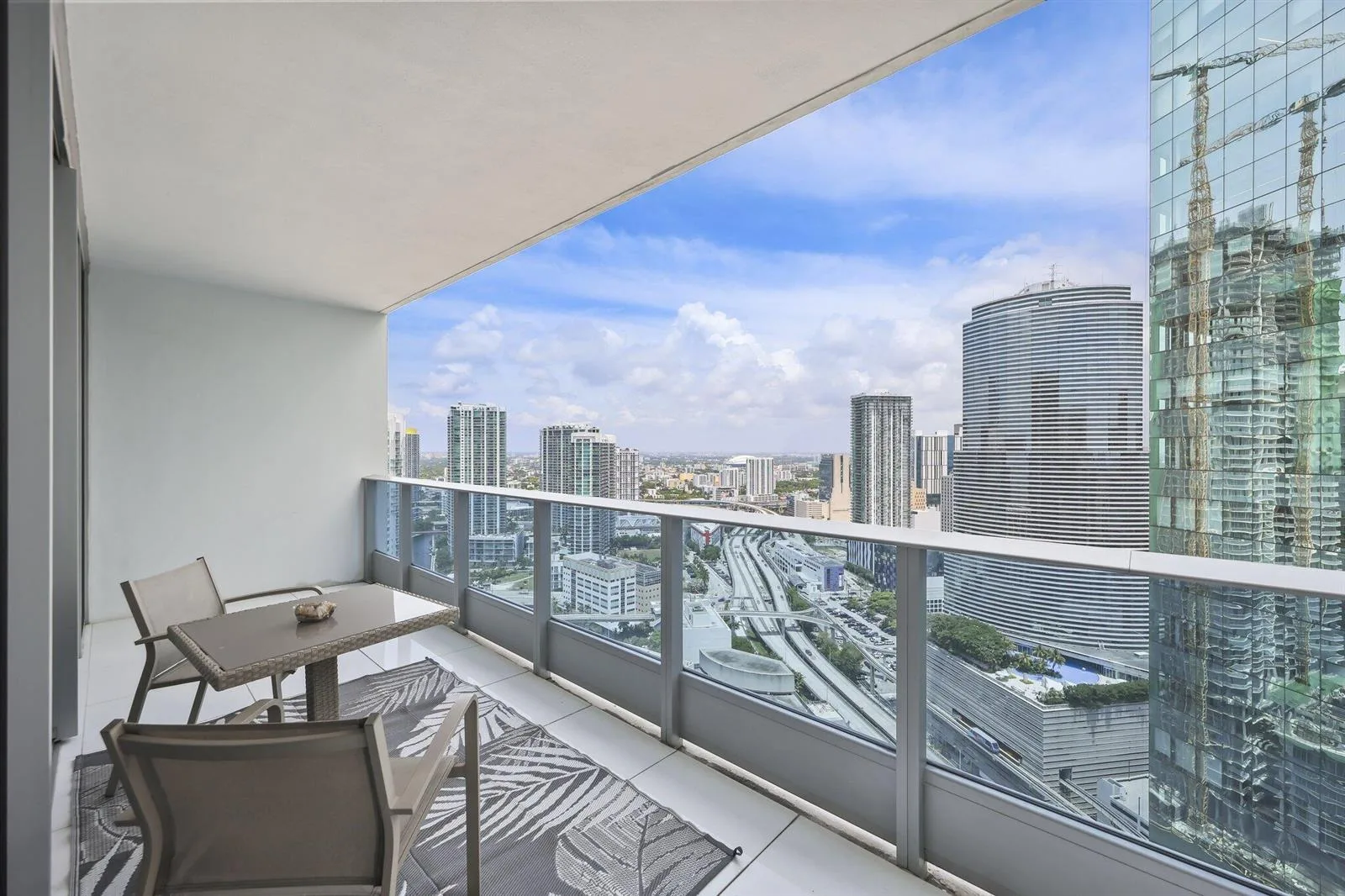 200 Biscayne Blvd Way # 3909, Miami, FL 33131