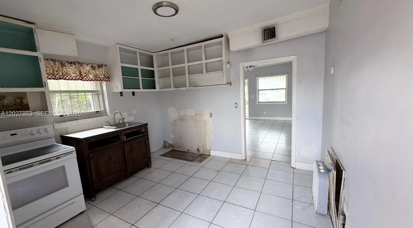 544 NW 10th St, Florida City, FL 33034 photo 4