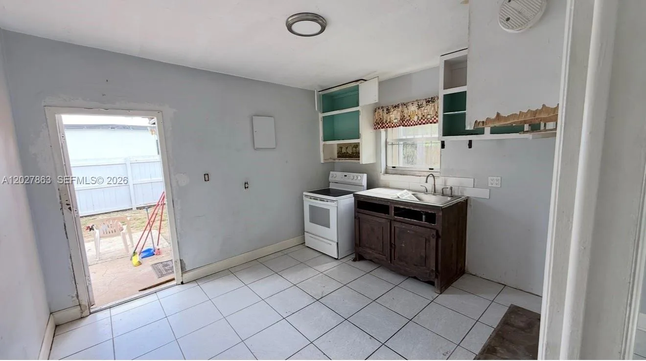 544 NW 10th St, Florida City, FL 33034 photo 5