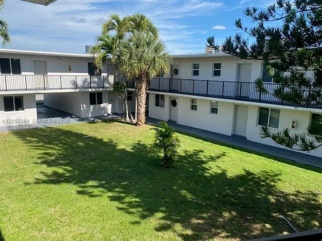6775 SW 44th St # 23, Miami, FL 33155