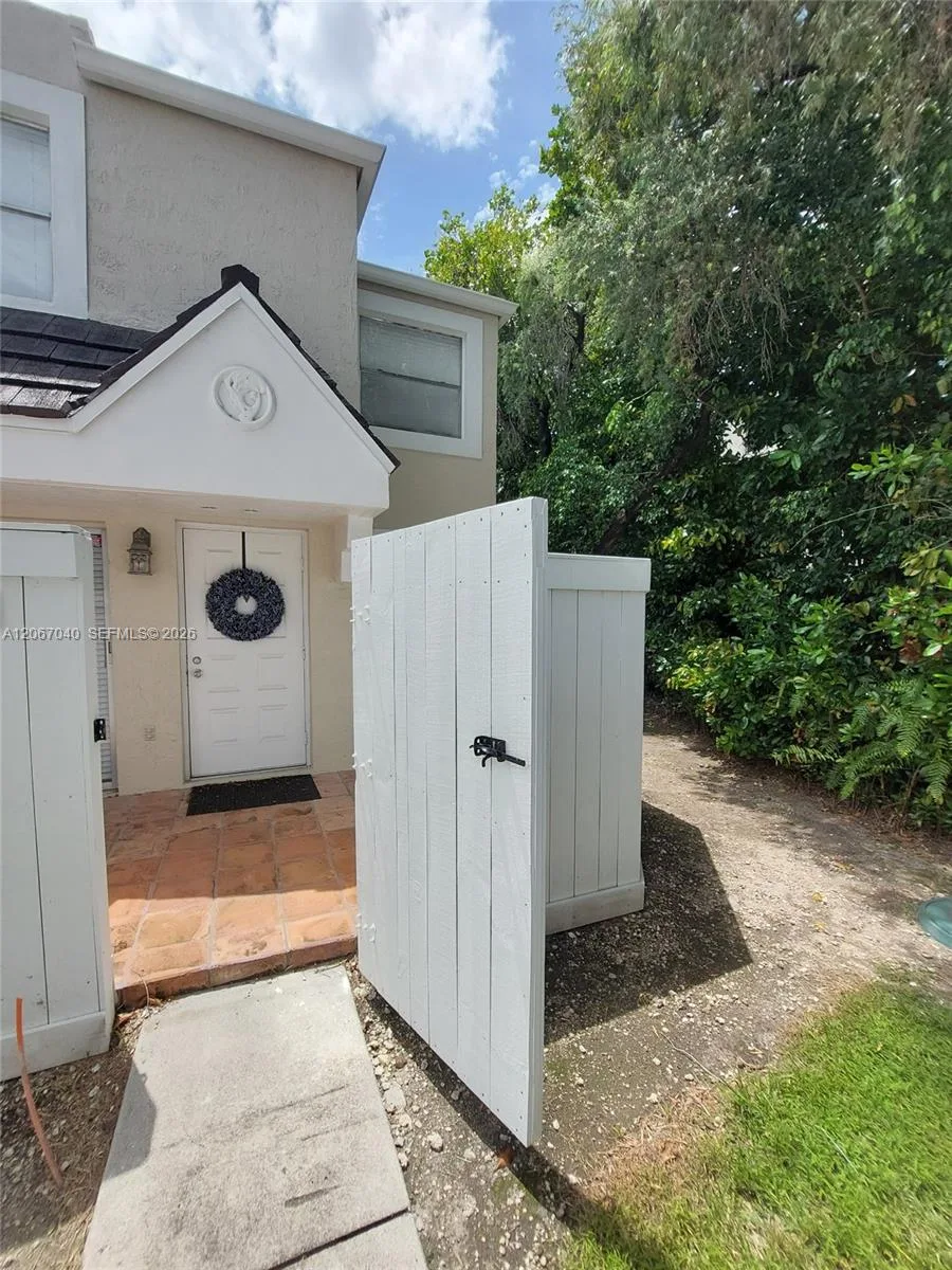 6835 SW 45th Ln, Miami, FL 33155 photo 3