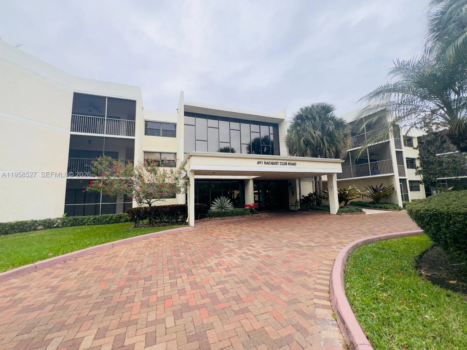 491 Racquet Club Rd # 211, Weston, FL 33326