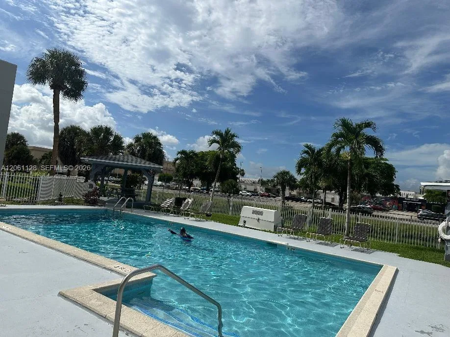 1820 W 53rd St # 518, Hialeah, FL 33012 photo 6