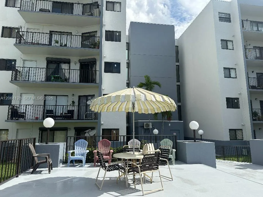 1820 W 53rd St # 518, Hialeah, FL 33012 photo 8