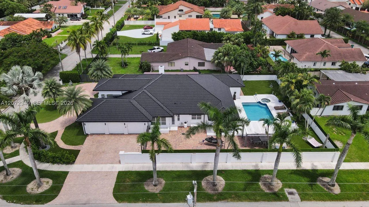 11390 SW 30th St, Miami, FL 33165 photo 3
