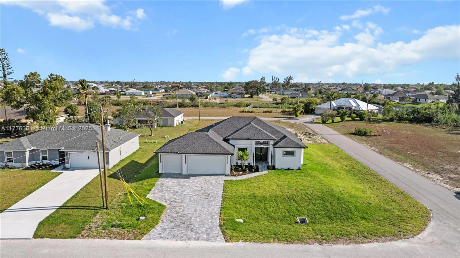 122 NE 20 Ter, Cape Coral, FL 33909 photo 3