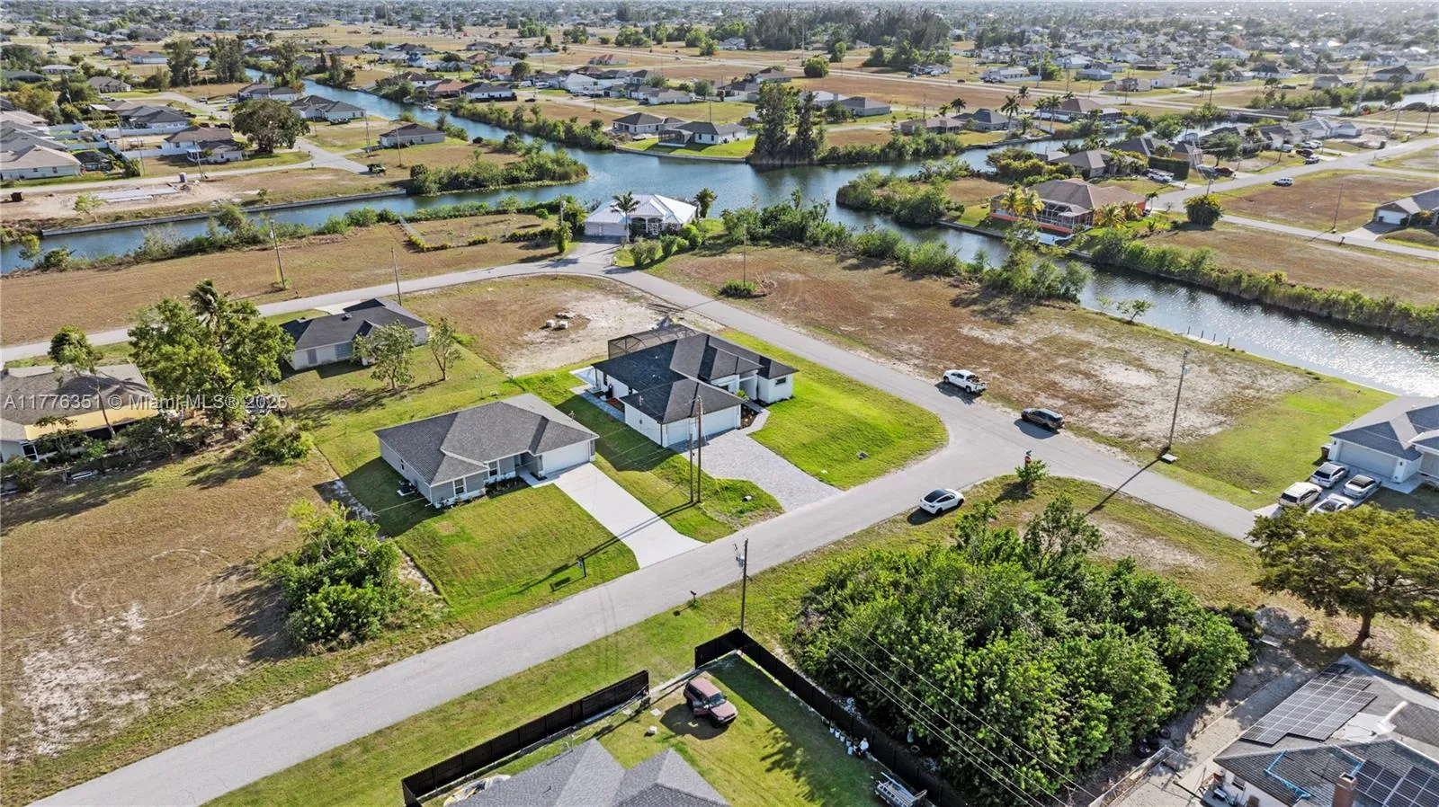 122 NE 20 Ter, Cape Coral, FL 33909 photo 4