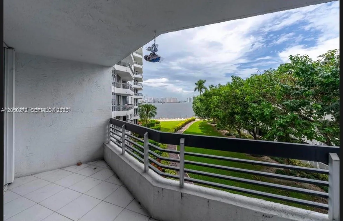 19101 Mystic Pointe Dr # 304, Aventura, FL 33180 photo 4