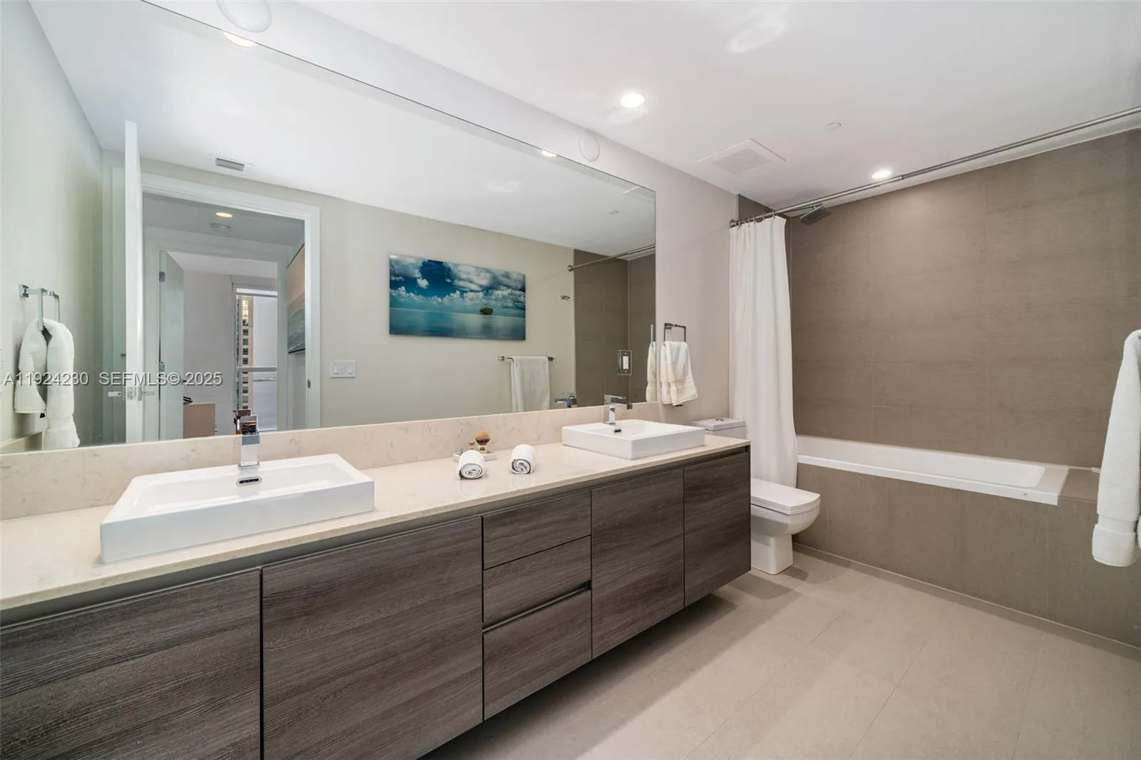 1080 Brickell Ave # 2706, Miami, FL 33131 photo 10
