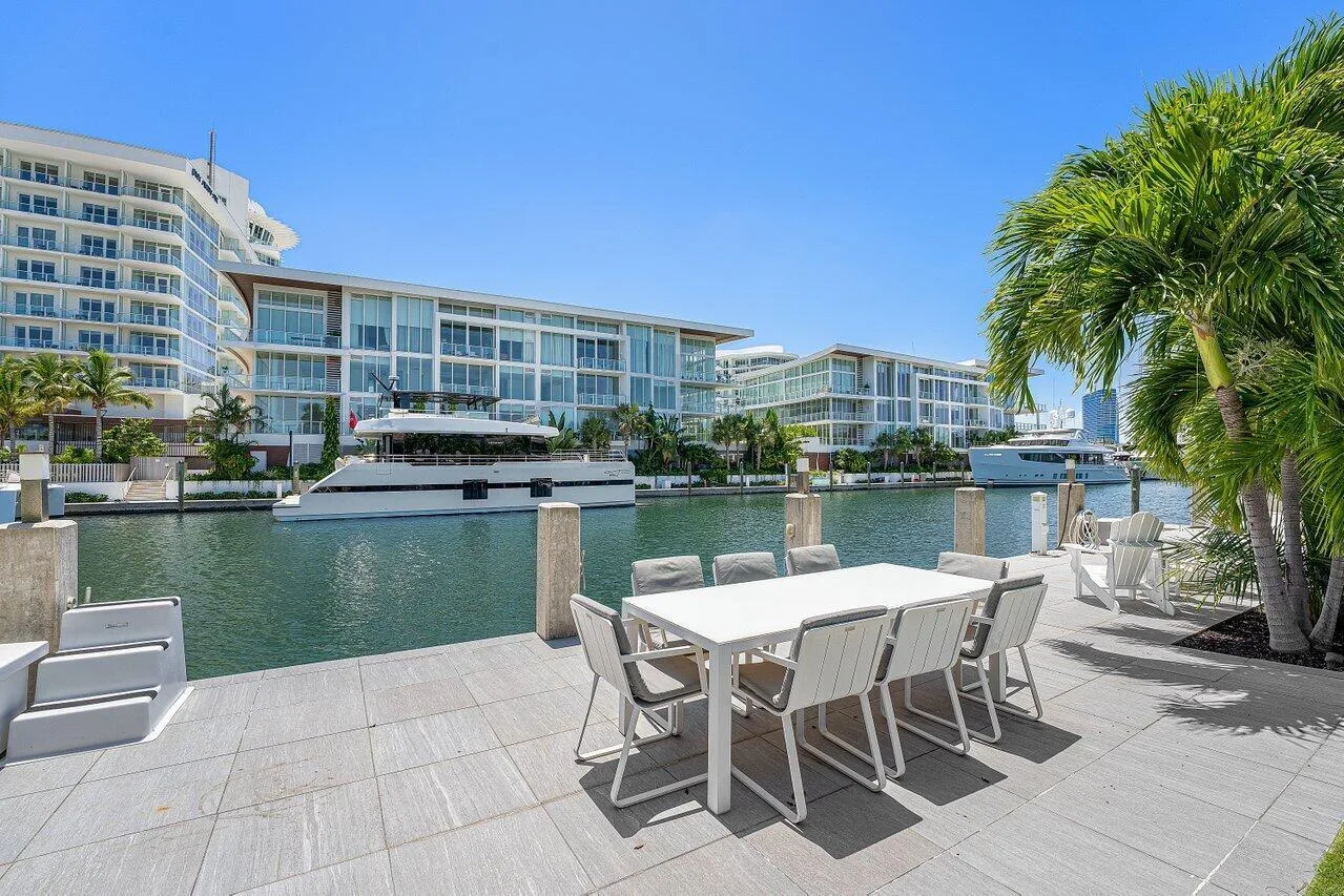 2540 MERCEDES Drive, Fort Lauderdale, FL 33316 photo 6