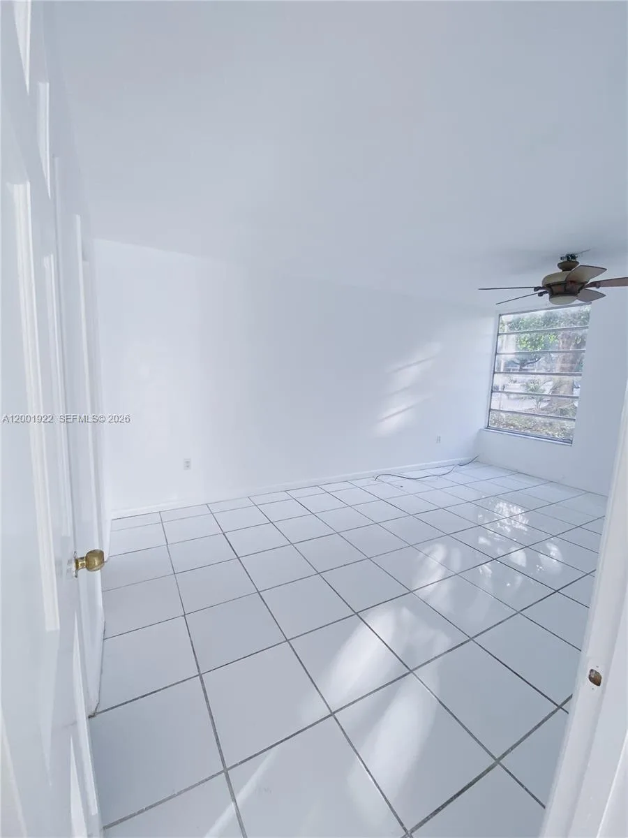 870 NW 87th Ave # 110, Miami, FL 33172