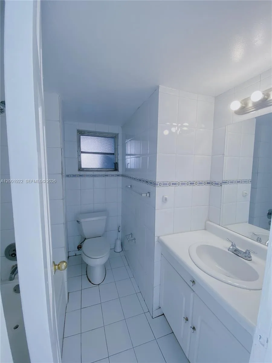 870 NW 87th Ave # 110, Miami, FL 33172 photo 4