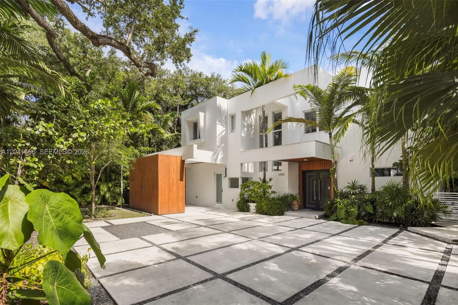 3901 Kumquat Ave, Miami, FL 33133