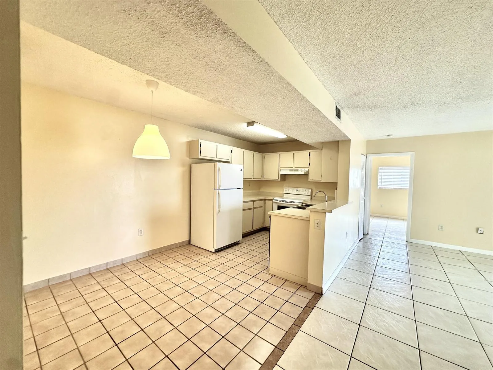 251 W Palm Cir W # 206, Pembroke Pines, FL 33025