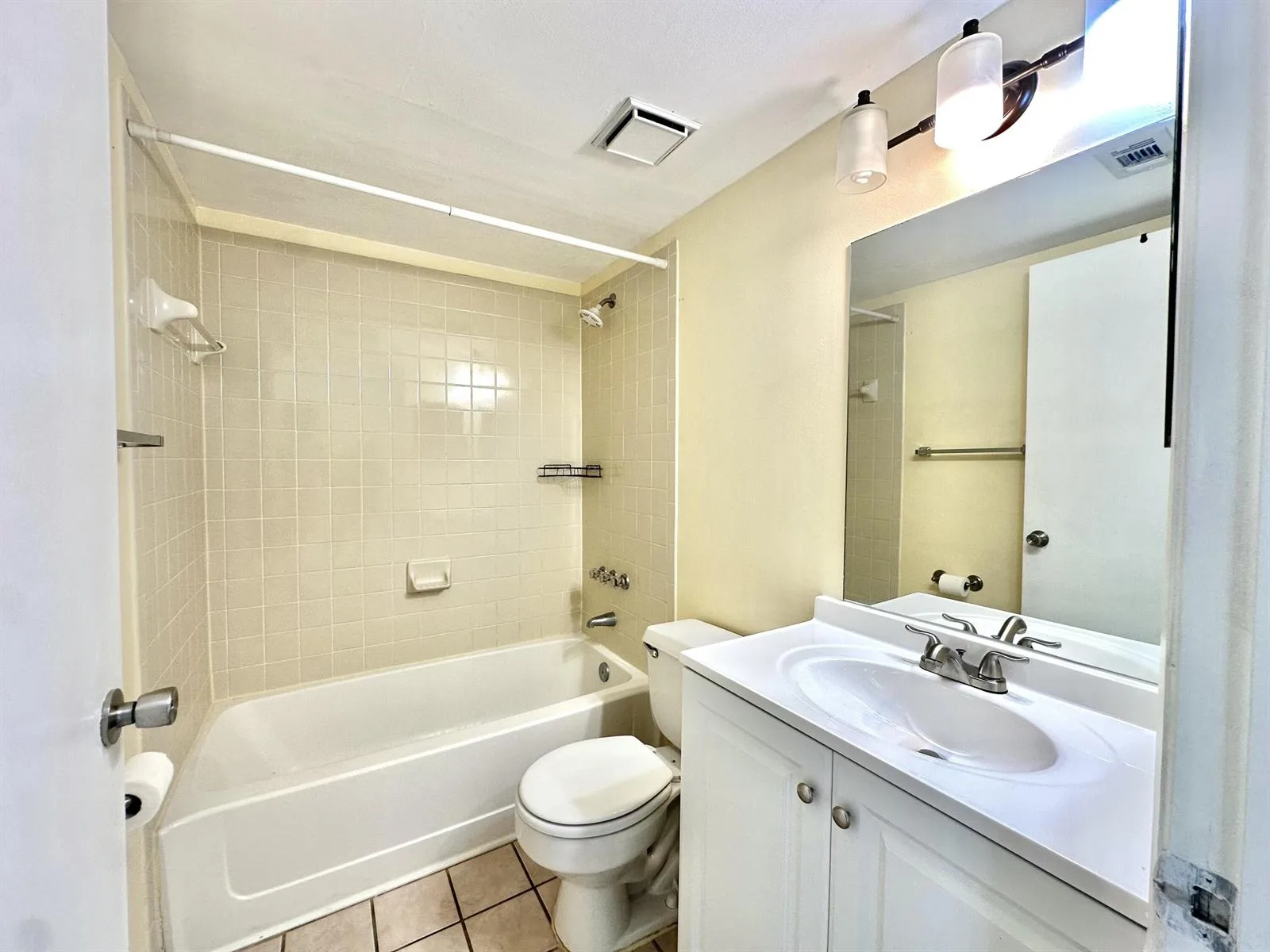 251 W Palm Cir W # 206, Pembroke Pines, FL 33025 photo 3