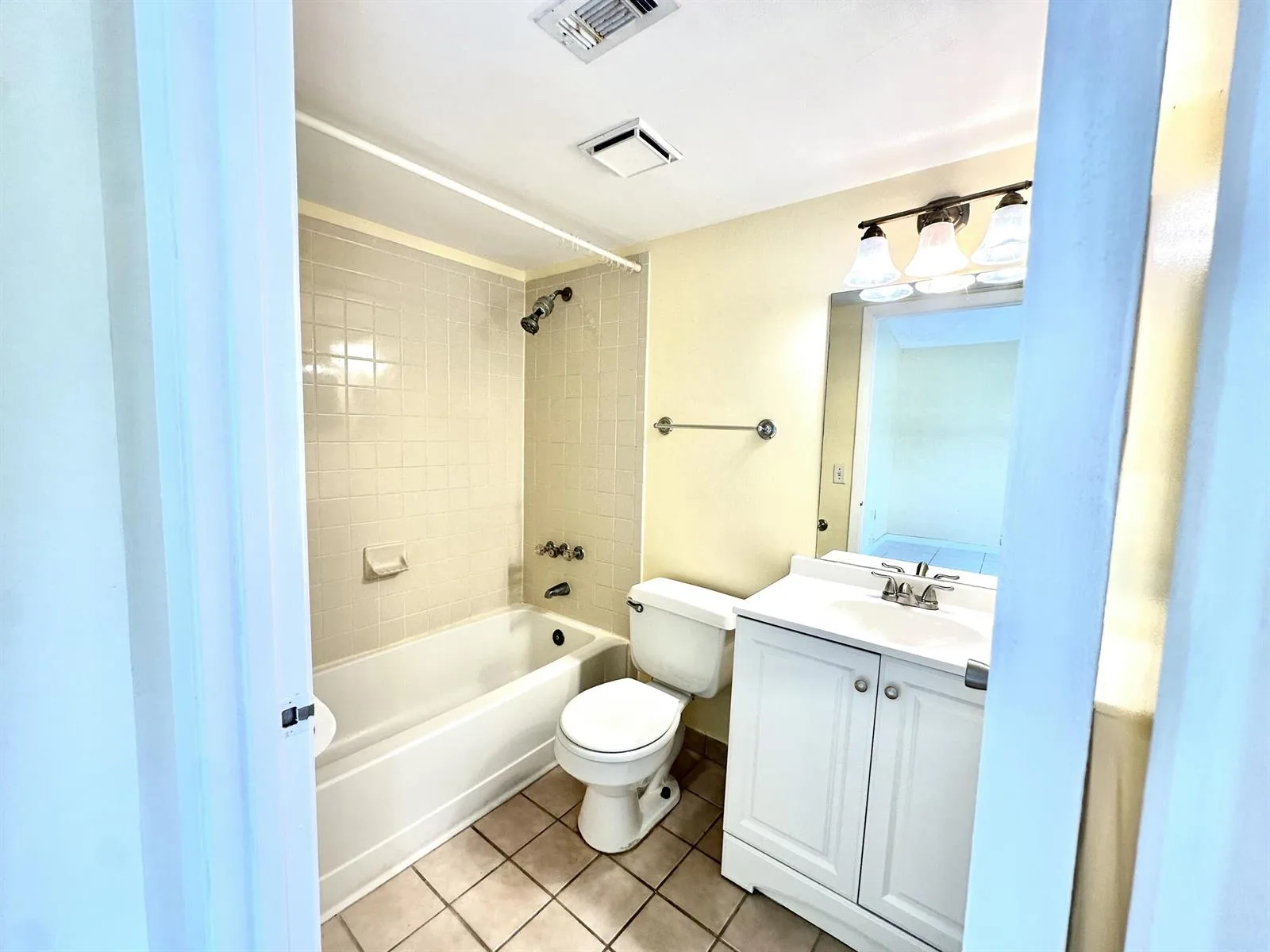 251 W Palm Cir W # 206, Pembroke Pines, FL 33025 photo 5