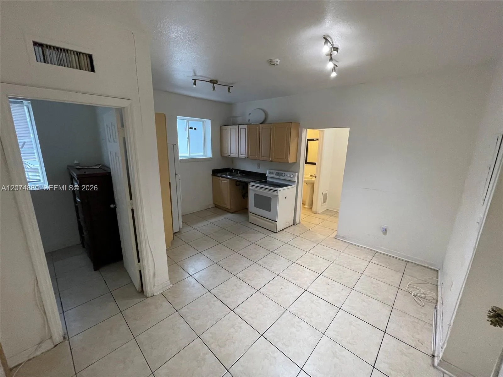 1021 NW 3rd St # 207, Miami, FL 33128 photo 2