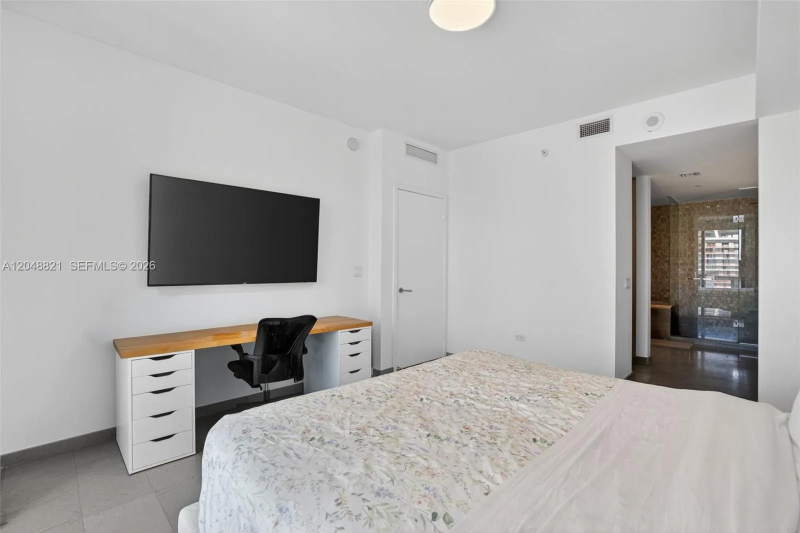 68 SE 6th St # 3710, Miami, FL 33131 photo 10