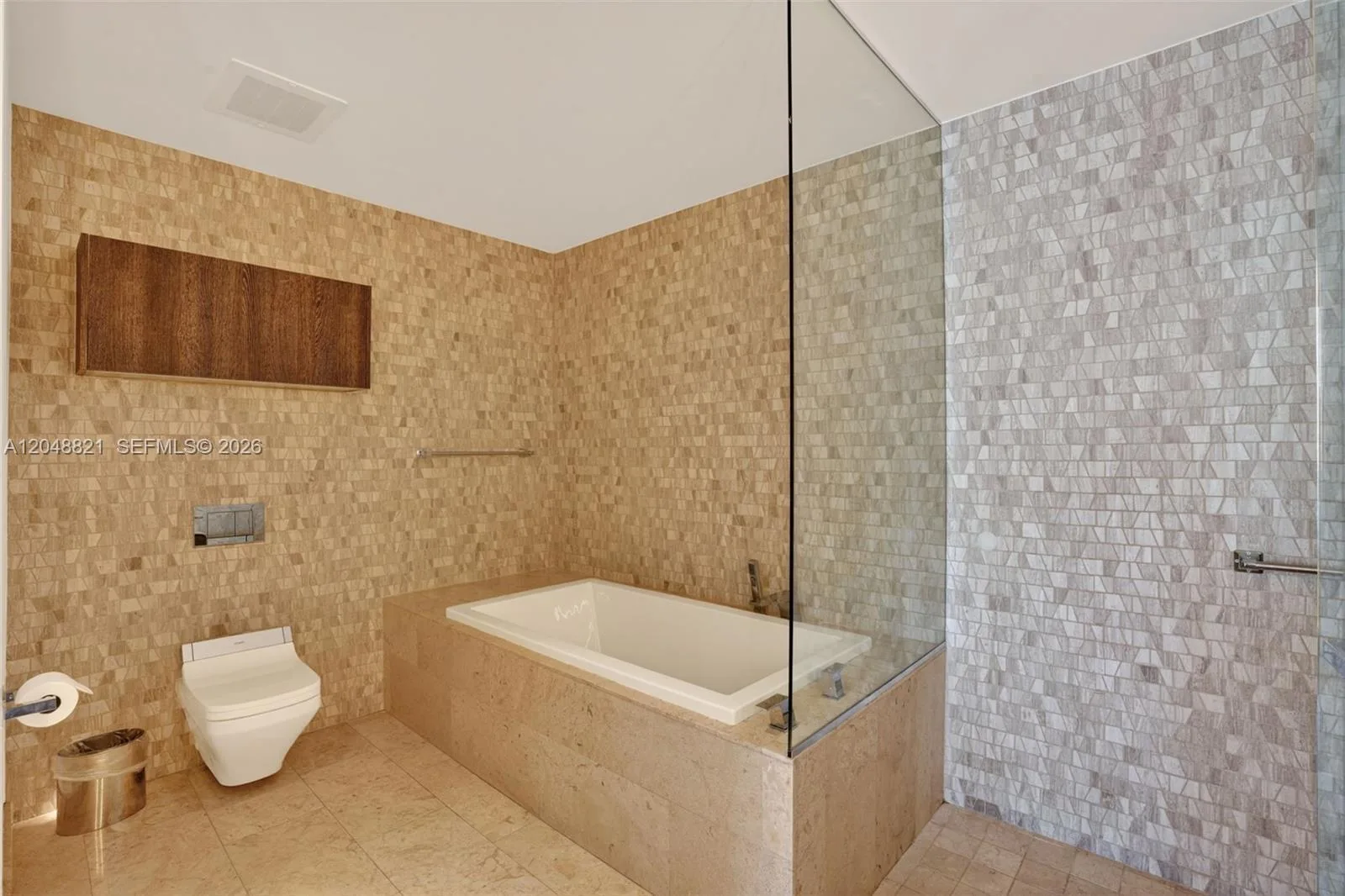 68 SE 6th St # 3710, Miami, FL 33131 photo 9