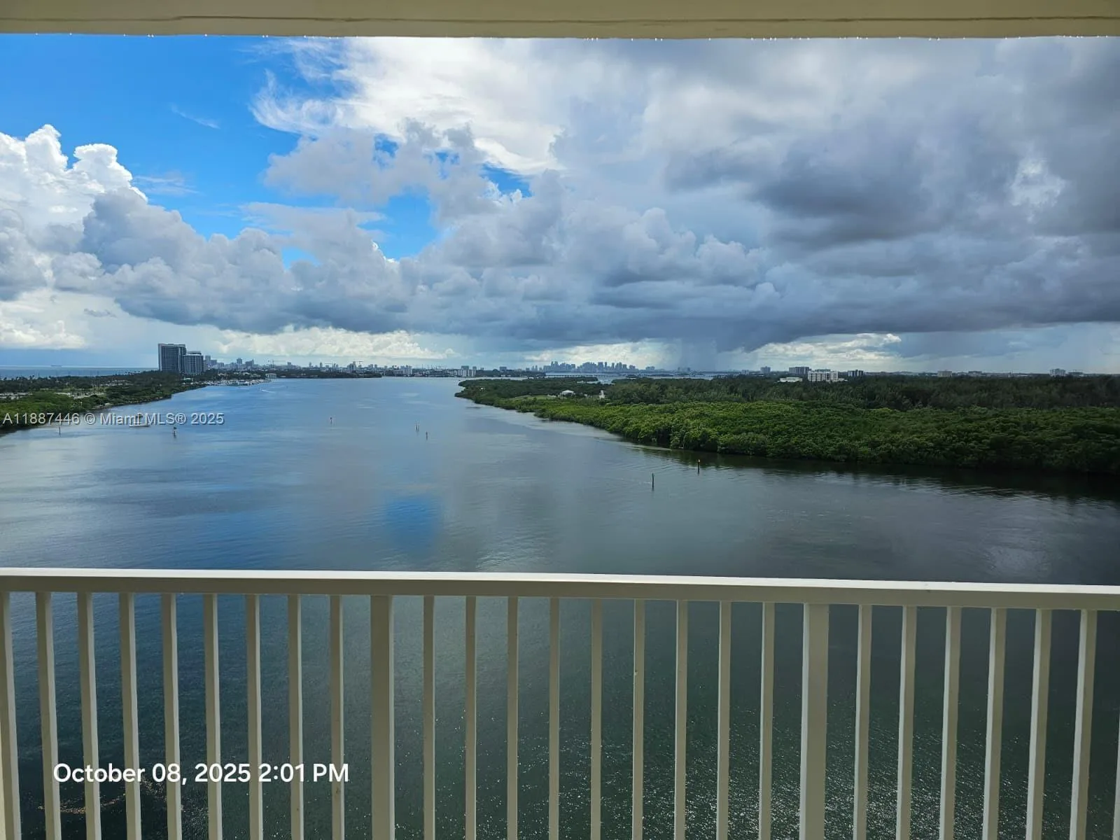 300 Bayview Dr # 1402, Sunny Isles Beach, FL 33160 photo 10